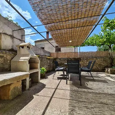 Authentic Experience At Rural House Foli Holiday home Svetvincenat